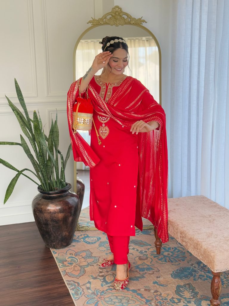 Red Viscose Chanderi Embellished Kurta, Pant & Dupatta Ensemble
