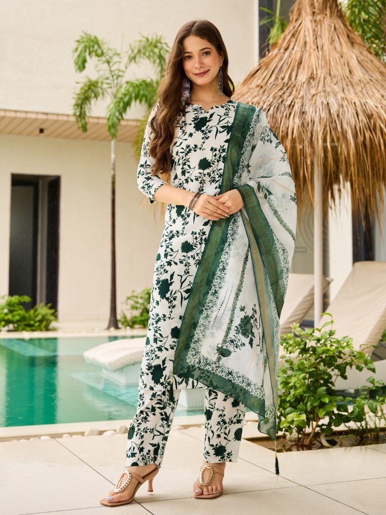 Emerald Green Patterned Silk Blend Kurta Ensemble