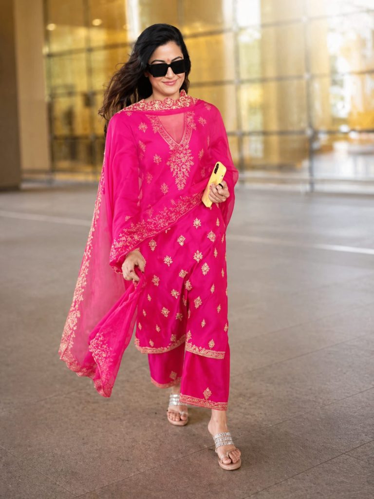 Luxe Pink Embellished Berry Silk Kurti, Pant & Dupatta Ensemble